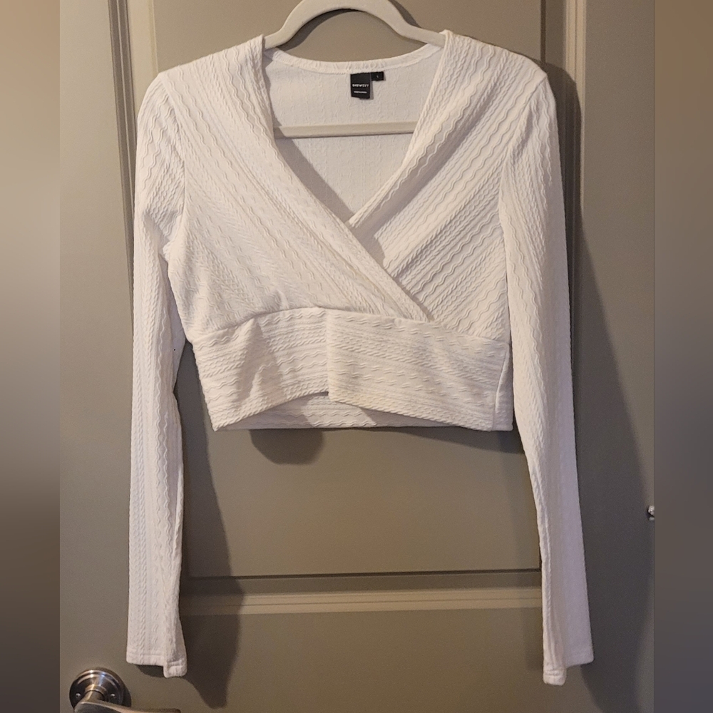 Textured Long Sleeve Crop Top